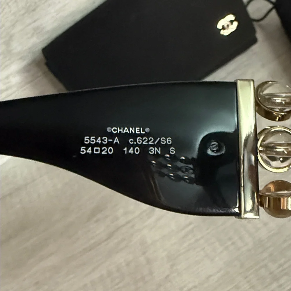 CHANEL 
Oval Sunglasses CH5543A
Full Inclusion - Picture 9 of 12